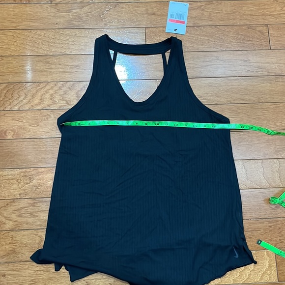 Nwt Nike yoga top - Picture 7 of 9